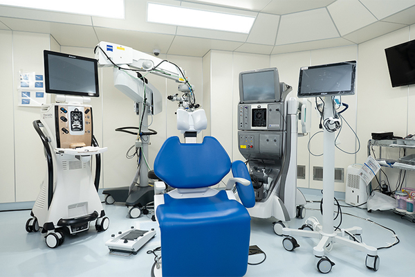 玉城宏一院長、玉城和範副院長、玉城麻夏先生 玉城眼科3