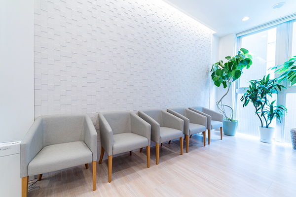 佐藤雄院長、佐藤杏月副院長 八丁堀さとうクリニック3