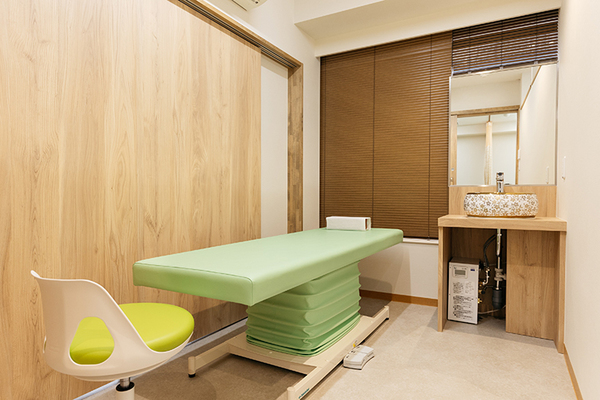 谷川仁子院長 紀尾井町皮膚科クリニック3