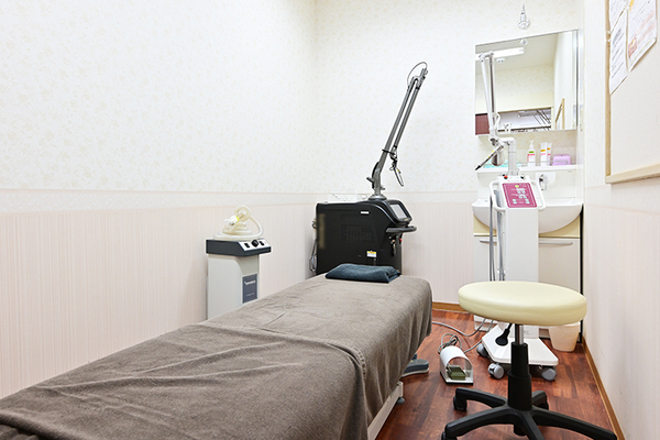 山田和哉院長 しんゆり皮フ科クリニック3