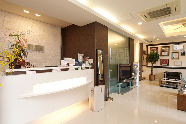 越前谷澄典理事長 スマイルオフィスデンタルクリニック西野3