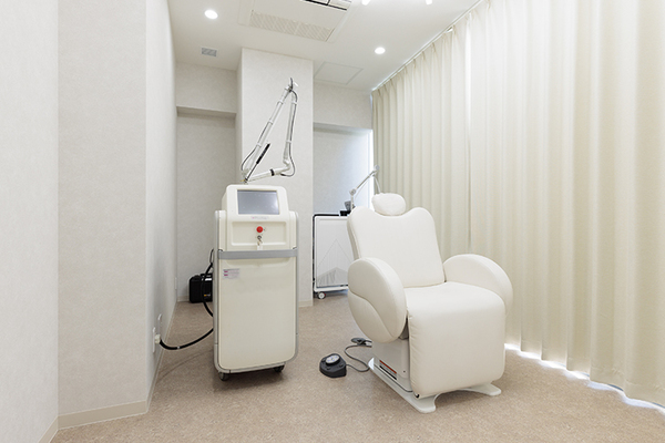 角田麻衣子院長 自由が丘グレイスクリニック3