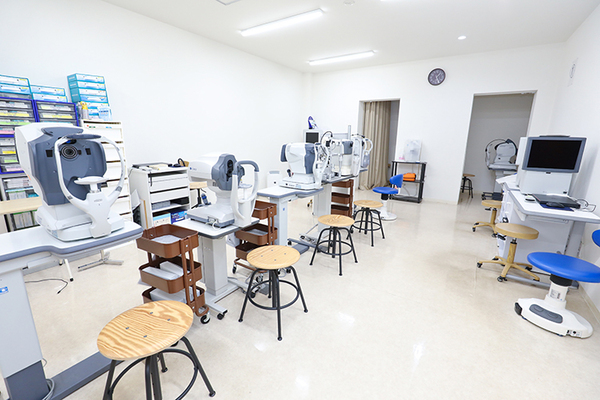 西尾威院長 にしお眼科3
