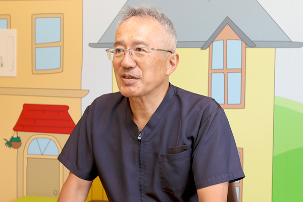 冨本昌之院長、長尾諒子副院長、田村怜子先生 とみもと歯科医院3