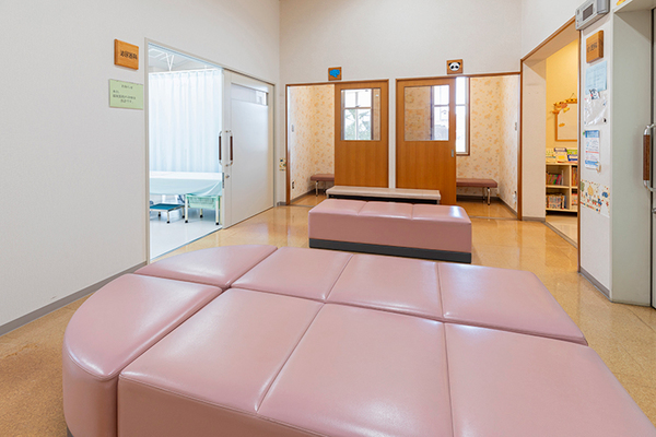 山崎拓先生 整形外科・小児科 安藤医院4