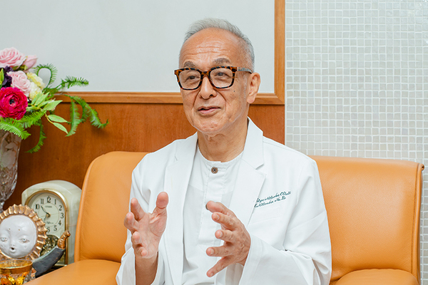 三戸岡英樹院長 芦屋三戸岡クリニック4