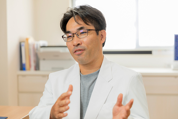 鏡原康介院長 かがみハーモニークリニック4