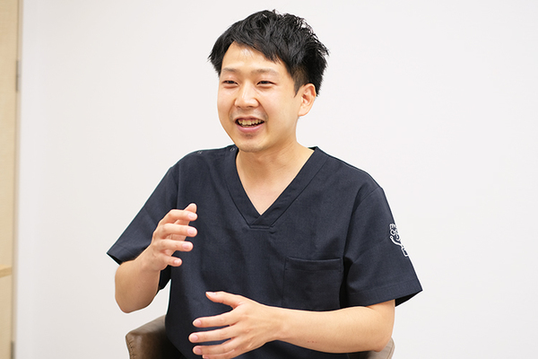 渡邊俊貴院長、喜来慎平さん ひがしなり万葉在宅診療所4