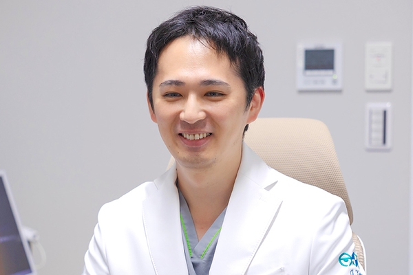 栗⽥淳貴院長 溝の口あそう眼科4