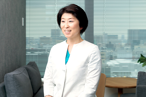 佐野麻利子院長 フィーカ レディースクリニック4