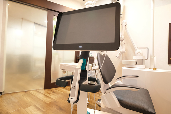 天羽康介院長 あもう歯科クリニック東淀川駅前4