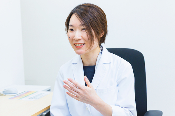 鳴釜ゆり子院長 クリニックプラス中野4