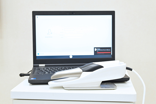 山崎観千人院長 ひろすえ歯科クリニック4