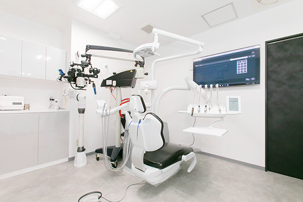 江川翔院長 心斎橋E-Style歯科クリニック4