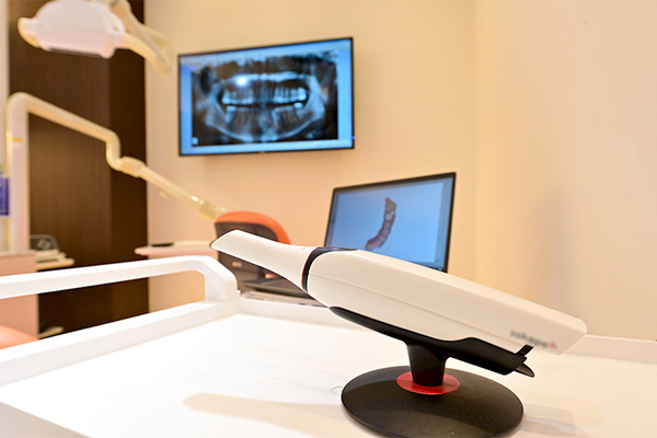 茂木励起院長 新宿フロントタワー歯科4