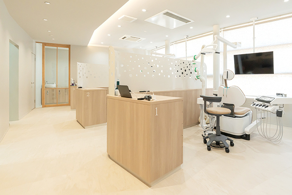 林裕基院長、林千夏先生 せと・林歯科矯正歯科4