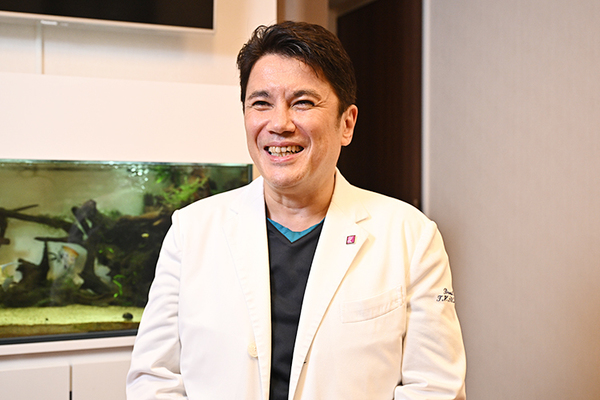 鈴木ティベリュウ浩志院長 公津の杜メディカルクリニック4