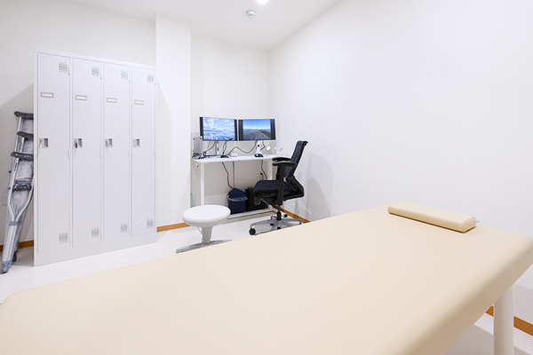 仲川晃平院長 KNなんばインターナショナルクリニック4