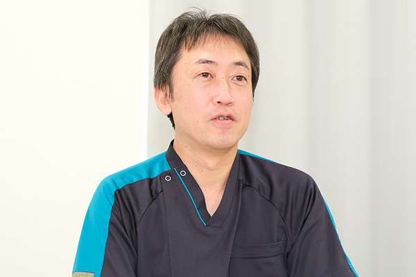 阿知和郁也院長 ホームアレークリニック梅ヶ丘4