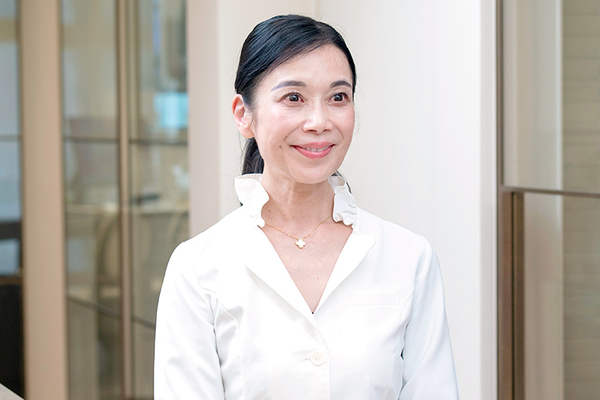 山田陽子院長 デンタルサロン麹町4