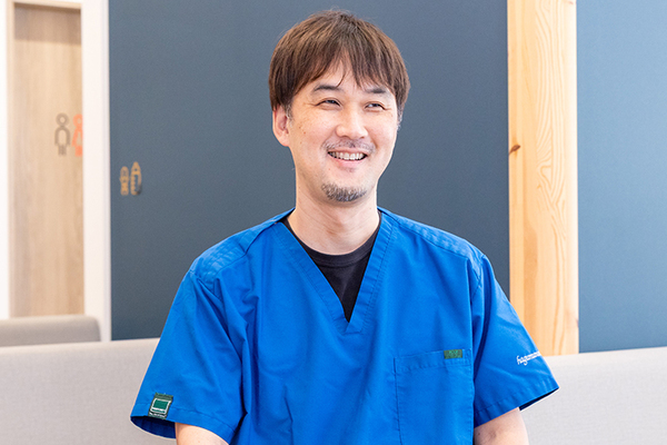 荒木俊介理事長、斉宮真理先生 はぐむのあかりクリニック4