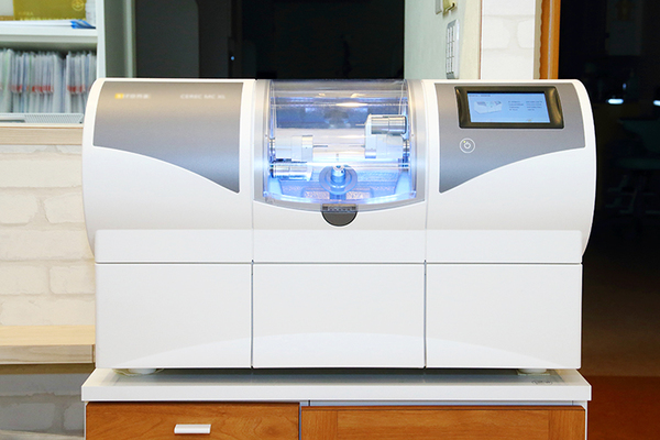 瀧本智朗理事長 とも歯科医院4