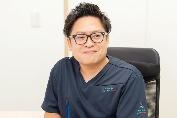 三輪剛士院長 さんまるキッズクリニック4