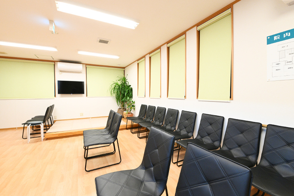 村山翔太郎院長 ムラヤマ皮フ科4