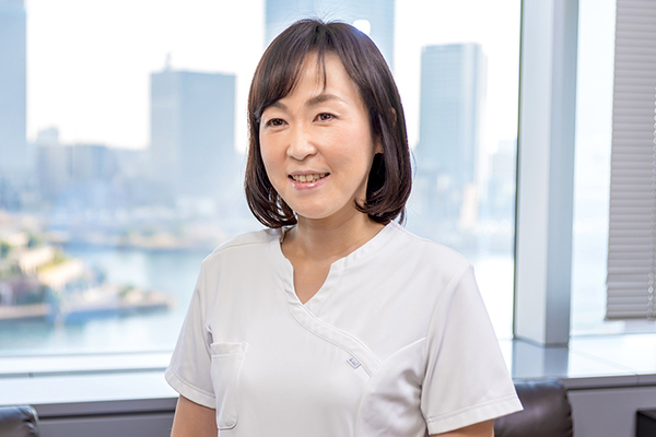 坂谷慶子院長 みなとみらいアイクリニック4