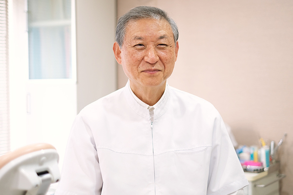 柳時悦院長 日本橋りゅうデンタルクリニック4