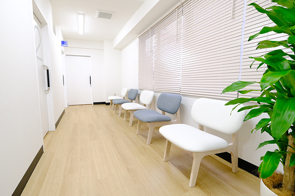 山本万友美先生 新宿サザンクリニック4