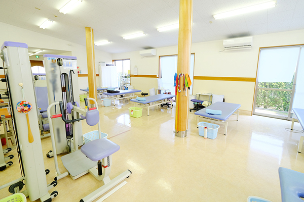 村上英喜院長、宇野遥副院長 むらかみ整形外科4