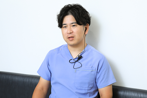 高田竜一郎先生、高田智史理事長、高田真吾院長 高田兄弟歯科・矯正歯科 YAGOTO4