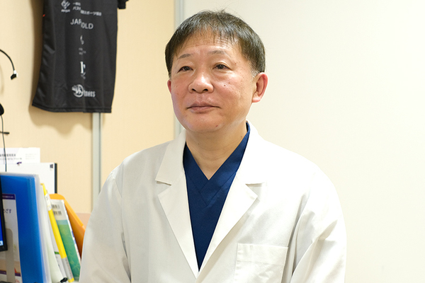 明石哲郎院長 ラピスクリニック天神4