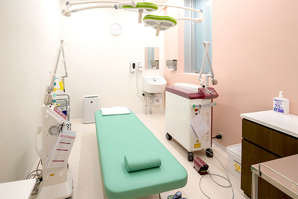 柳瀬哲至院長 紙屋町やなせ皮ふ科クリニック4