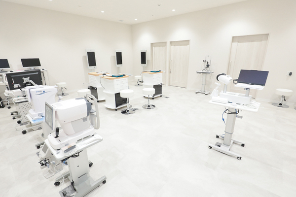 愛新覚羅維院長 愛新覚羅クリニック4