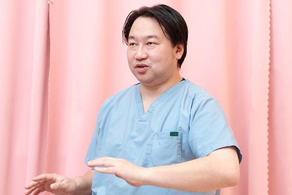 湯川譲治院長 アキバ歯科4