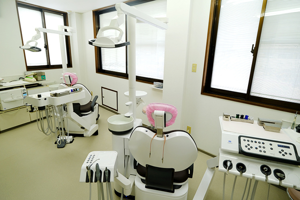 飯野新太郎院長、飯野弘和副院長 飯野歯科4