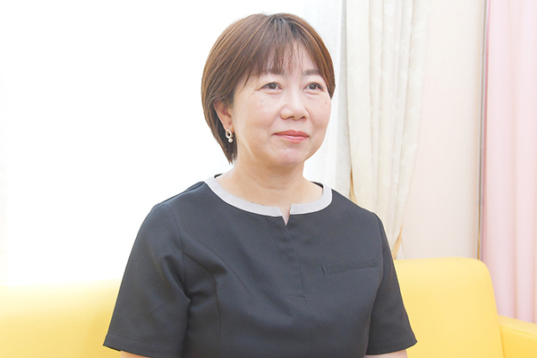 山田智子院長 ひまわりクリニック4