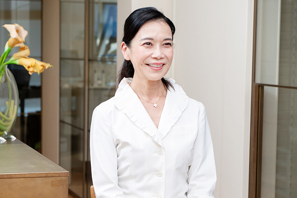 山田陽子院長 デンタルサロン麹町4