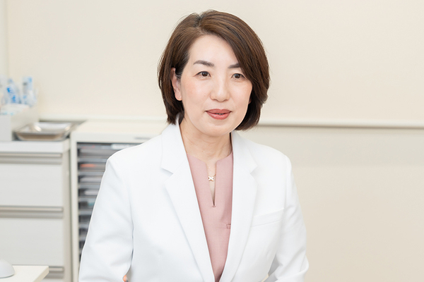 田中健一郎院長、田中陽子副院長 たなけん脊椎・眼科クリニック4