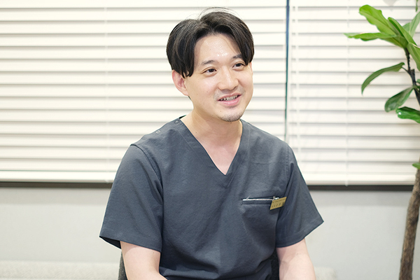 小糸潤院長 紬デンタルオフィス四谷三丁目4
