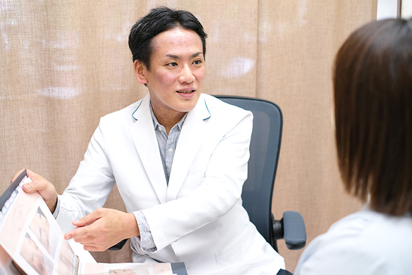 田尻友恵理事長、杉田淳院長 王子皮膚科美容皮膚科4