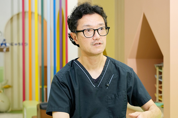櫻井謙院長 そらいろこどもクリニックありあけ4