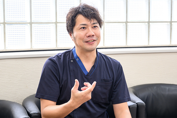 井上崇徳院長 いぶきのデンタルクリニック4