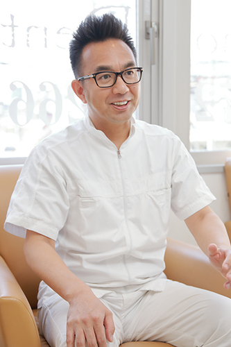 上野泰之院長 ウエノ歯科4