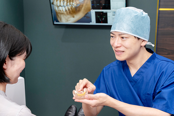 野村知史副院長 AKAZA DENTAL CLINIC4