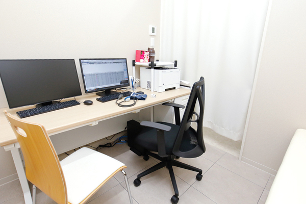 臼井靖博院長、宇野洋美先生 西新宿内科つながりクリニック5