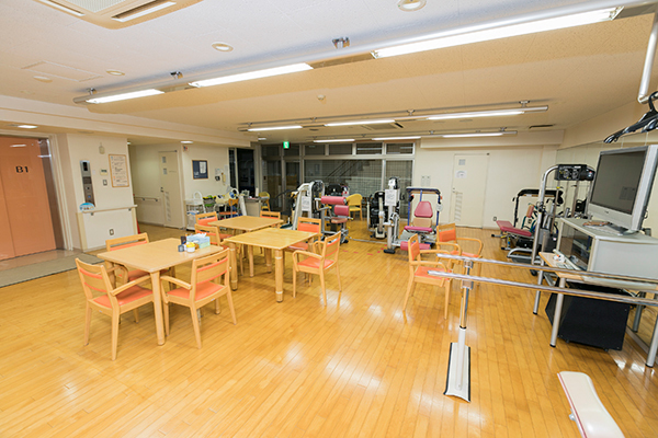 松岡正治理事長、松岡佑嗣院長 松岡整形外科・内科リハビリテーション5