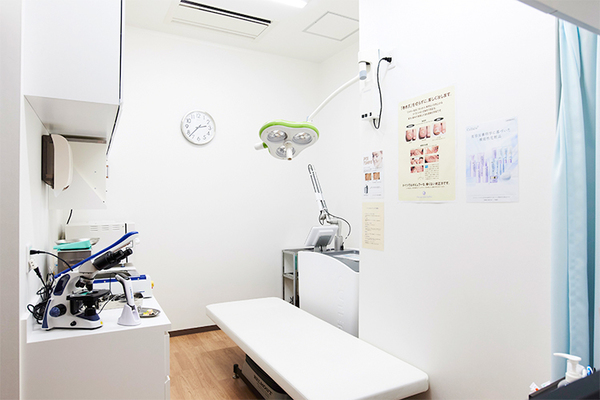 尾島洋介院長、尾島碧副院長 よつや駅前クリニック 内科と皮膚科・形成外科5